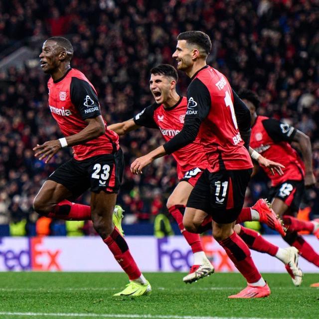 利物浦精彩绝伦，逆转瓦伦西亚晋级(利物浦walk along)