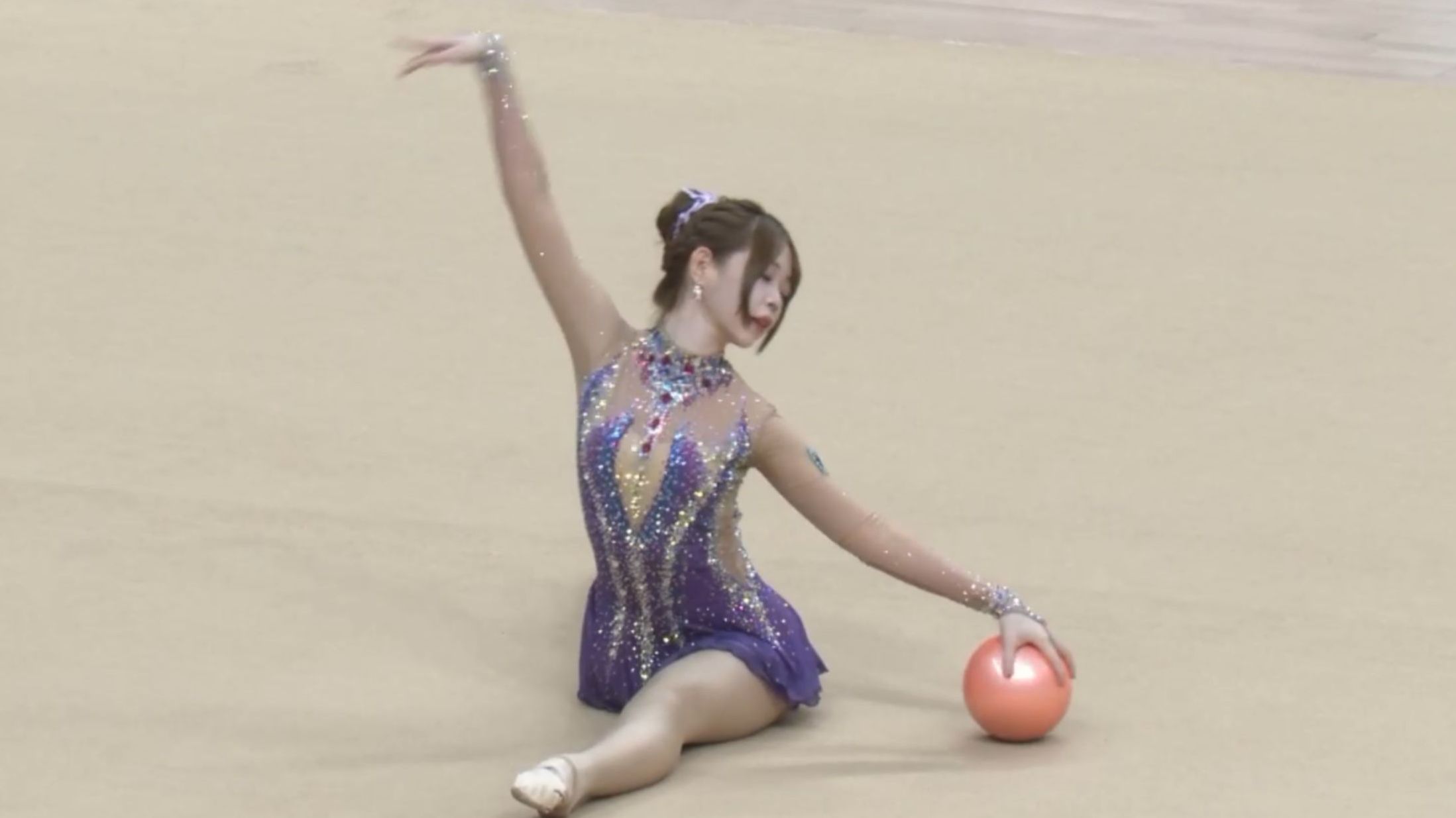 体操赛场上出现令人惊艳的表演 体操赛场上出现令人惊艳的表演