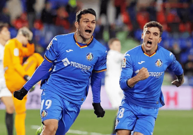 比利亚雷亚尔客场惨败,遭遇失利 比利亚雷亚尔客场惨败,遭遇失利