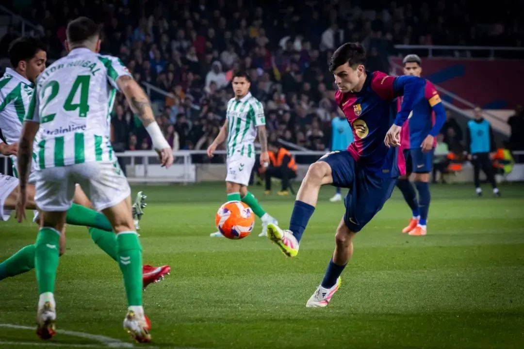 巴塞罗那客场逆袭,击败对手夺得胜利 巴塞罗那客场逆袭,击败对手夺得胜利