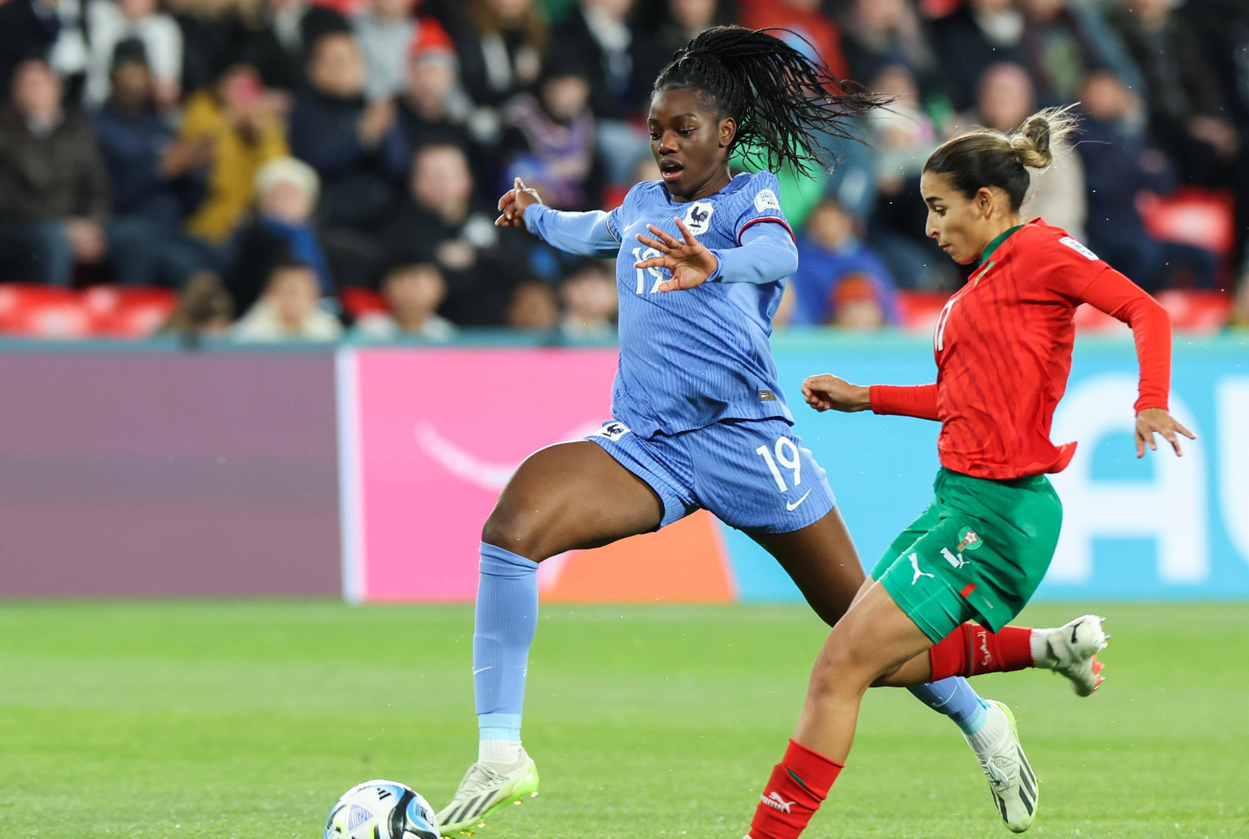 世界杯热身赛:女足选手实力抢眼 世界杯热身赛:女足选手实力抢眼