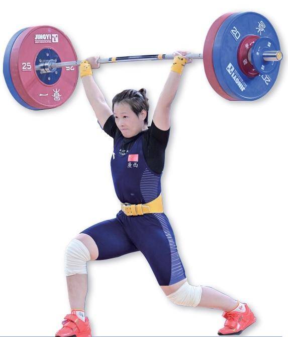 od体育娱乐-举重比赛女子组全速展开激烈较量