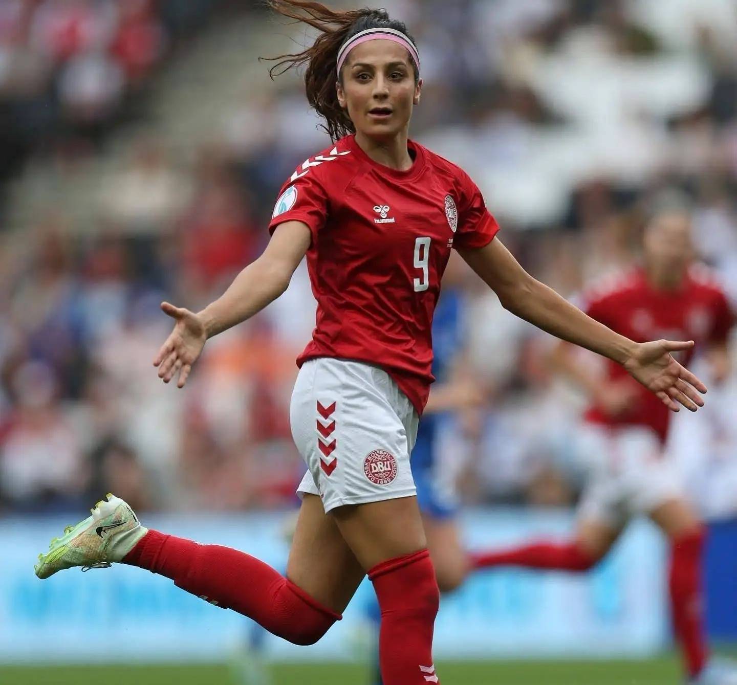 瑞士女足实力强劲,小组第一晋级的简单介绍 瑞士女足实力强劲,小组第一晋级的简单介绍