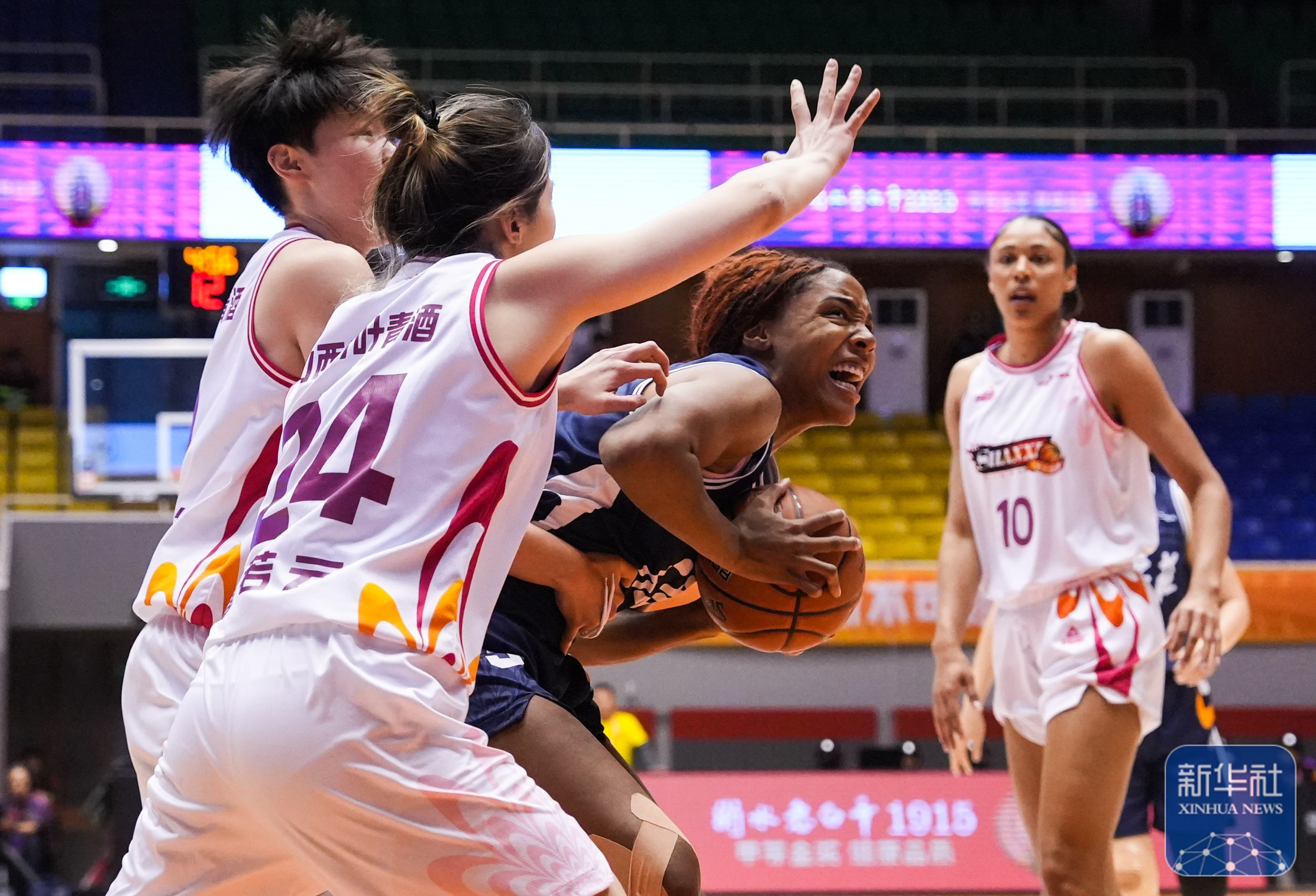 od体育馆-包含本轮比赛中双方火花四射，精彩纷呈的词条