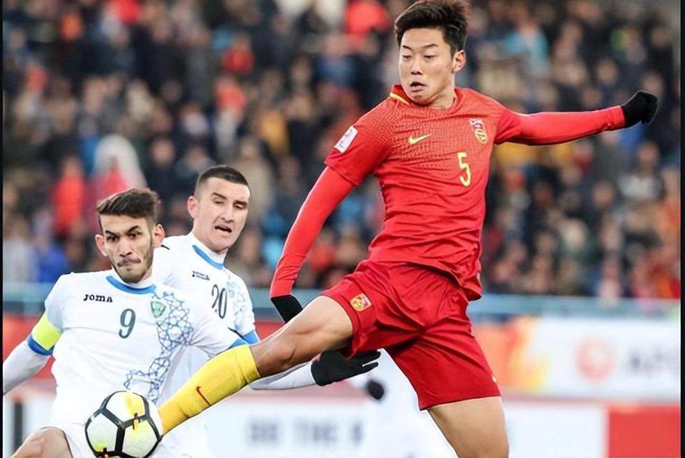 球员们在场上展现出无限的激情和实力 球员们在场上展现出无限的激情和实力