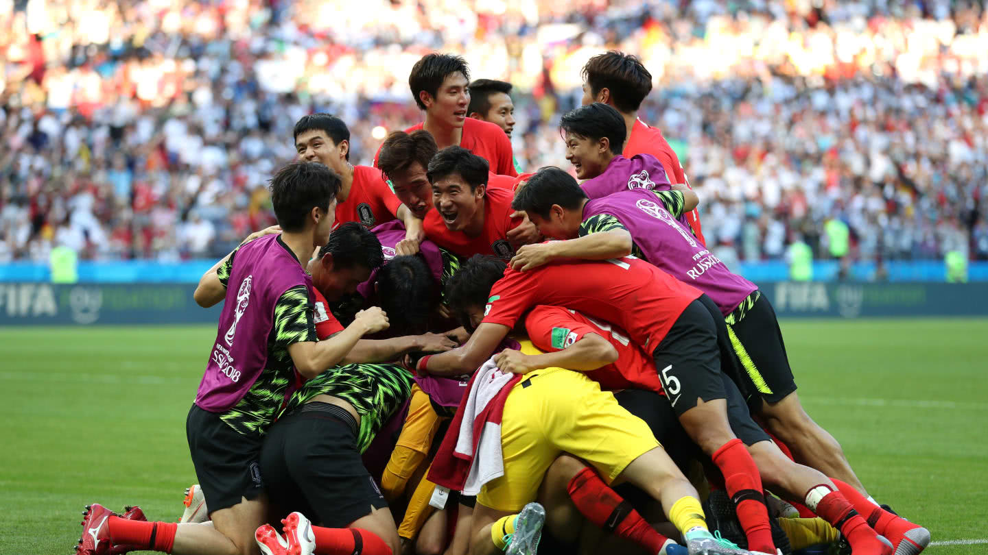 关于足球比赛惊心动魄,球员拼搏奋力争胜的信息 关于足球比赛惊心动魄,球员拼搏奋力争胜的信息