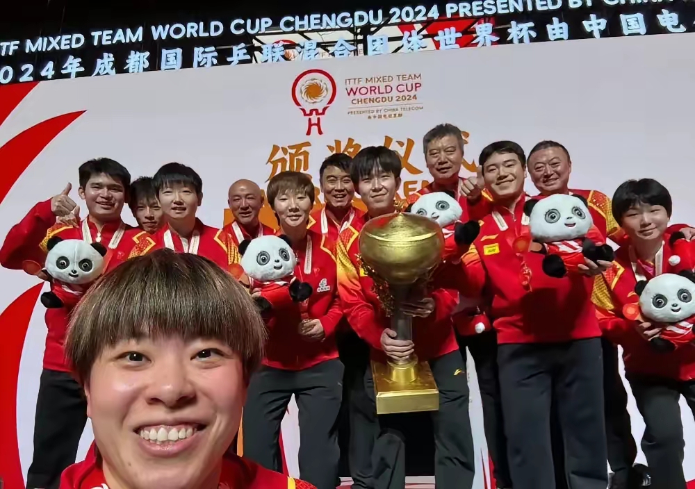 运动员们在场上为了胜利拼尽全力 运动员们在场上为了胜利拼尽全力